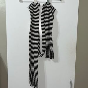 Black&White striped Gap unisex thin scarf
